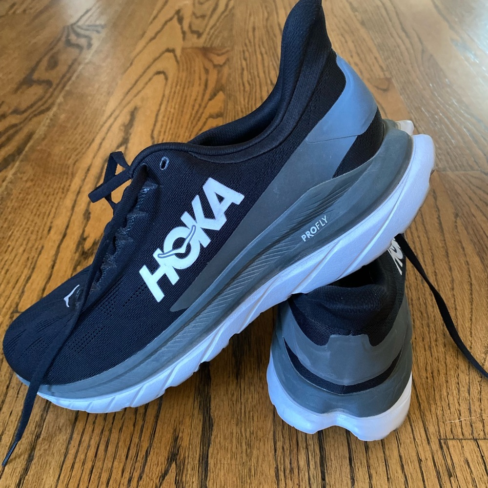 Hoka One One Mach 4 Black and Gray Sneakers